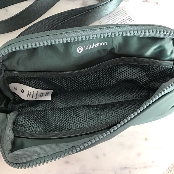 Lululemon Everywhere Belt Bag New With Tag - Picture 12 of 12